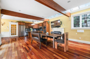 Charming Retreat on Cypress Street, Your Home Away from Home